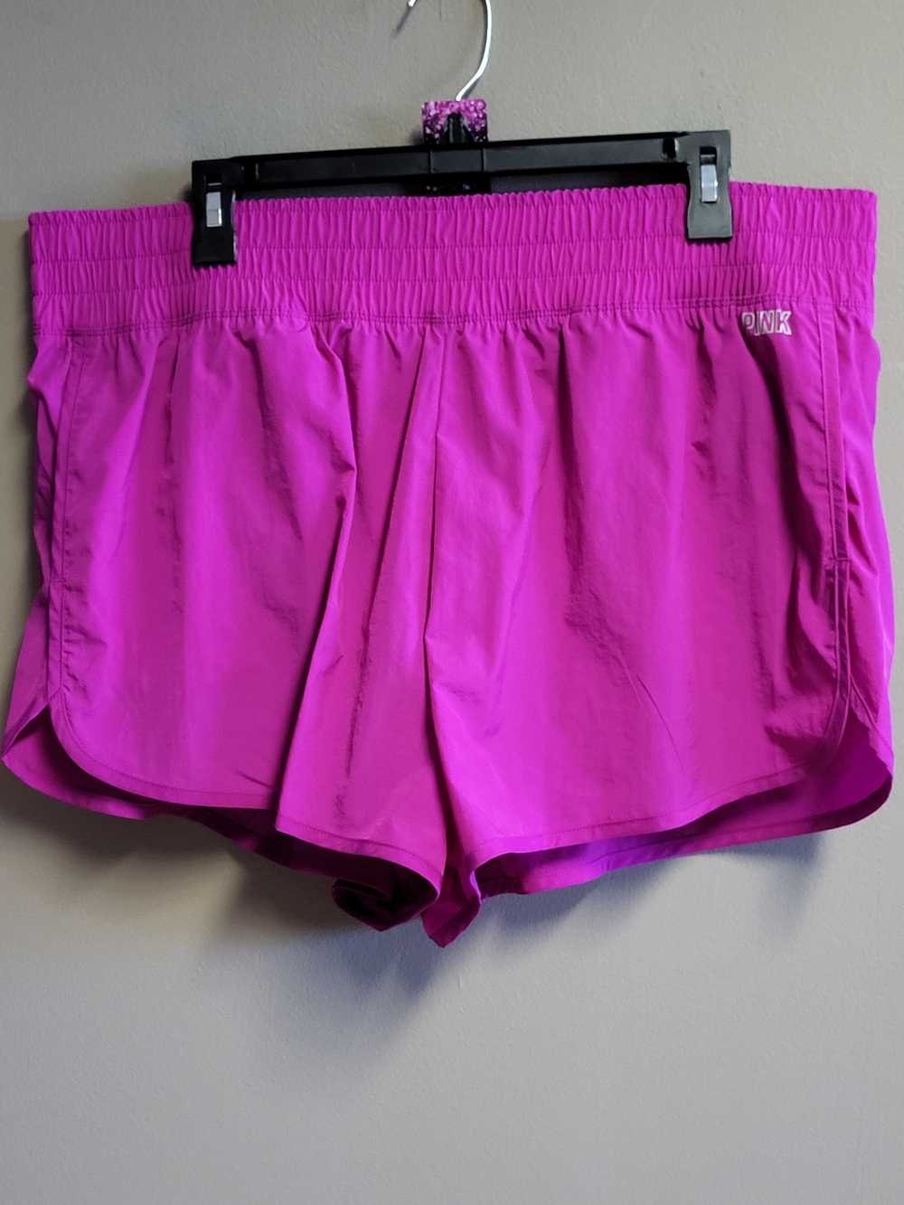 PINK Victoria's Secret Active Run Shorts in Fuchsia